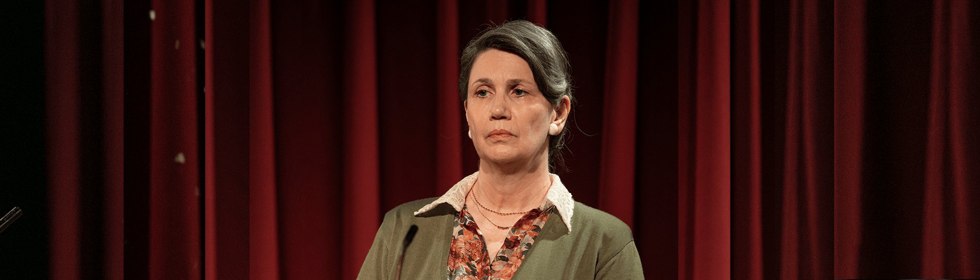 Maja Sever_Drama_Vojna-nima-zenskega-obraza