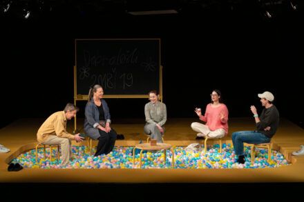 Jonathan Spector: Eureka / Gregor Baković, Nina Valič, Nina Ivanišin, Saša Pavlin Stošić in Nejc Cijan Garlatti Foto: Peter Uhan