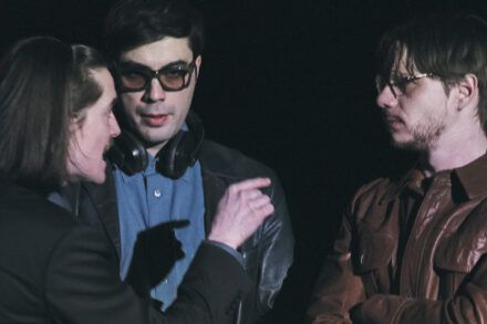 Henrik Ibsen, Viktor Ivančić: Sovražnik ljudstva / Klemen Janežič, Benjamin Krnetić in Timon Šturbej Foto: Toni Soprano Meneglejte